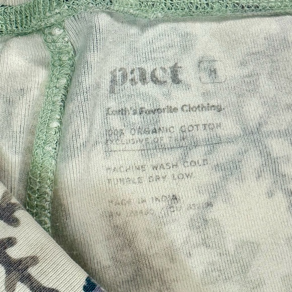 Pact Pajamas- Green and Purple Snowflakes, Lounge Jogger and Long sleeve Size M - Picture 5 of 5